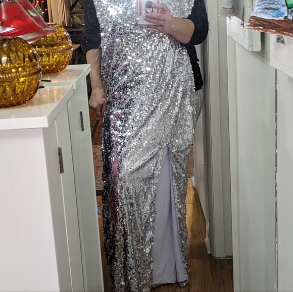 Custom made sequence light stretch mermaid style dress.  Size 12/14 Maxi Dress - Picture 11 of 12